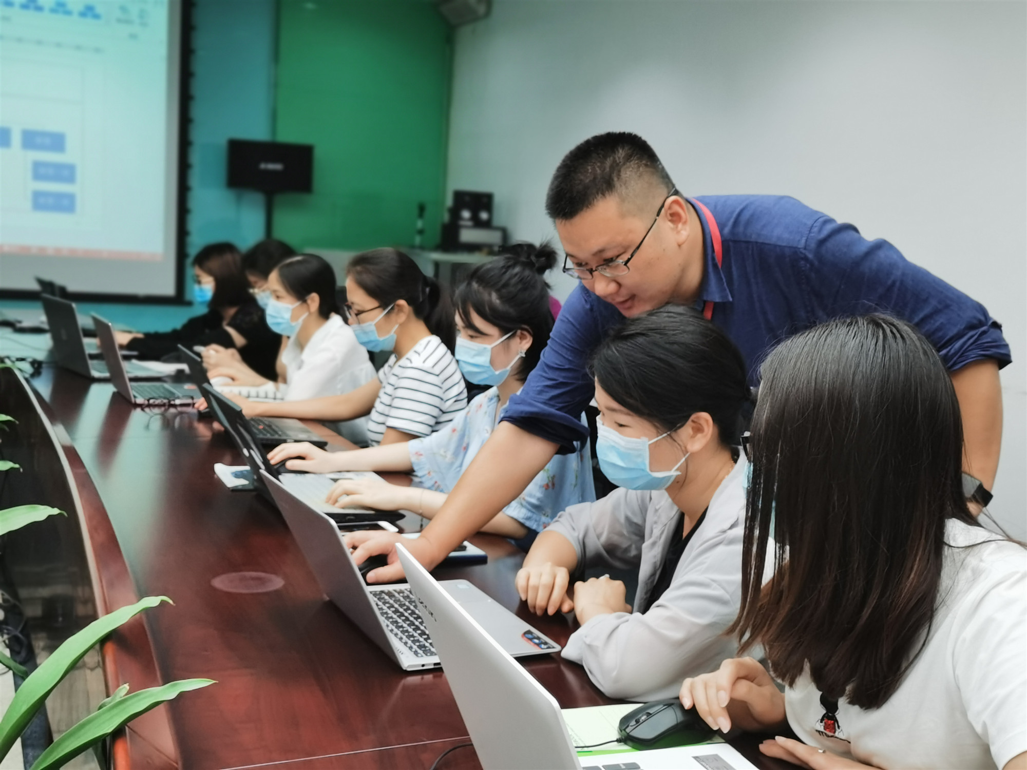 1598322814118813.jpg 走進思維導圖 激發(fā)思維潛能_副本.jpg